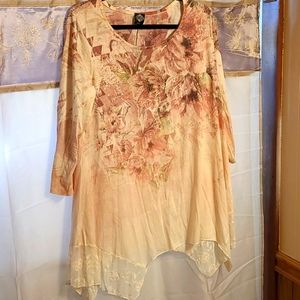 Very feminine, soft pink tunic